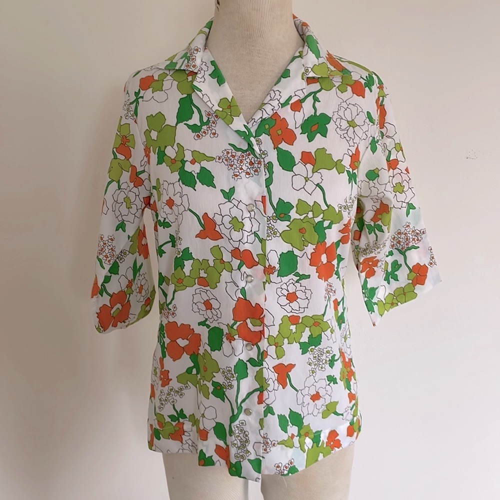 VINTAGE | 1970s floral blouse